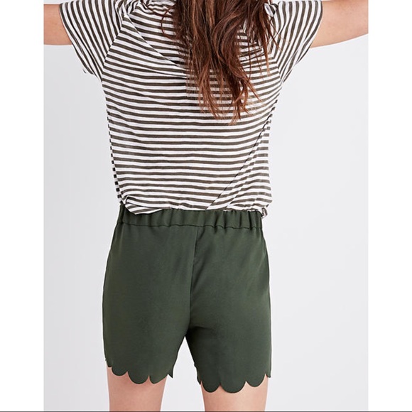 Madewell Scallop-Hem Pull-On Shorts in Army Green - Picture 3 of 10